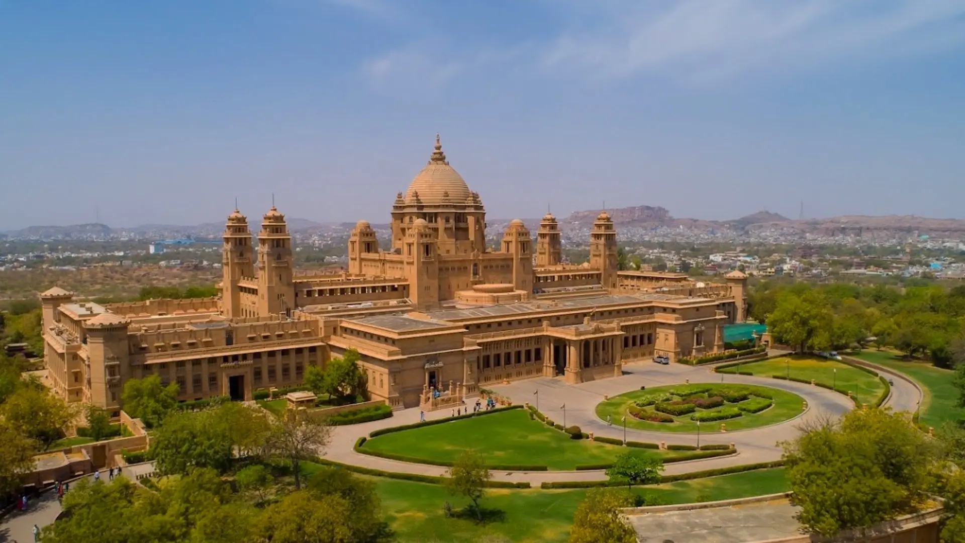 The Royal Rajasthani Circuit: Lakes, Dunes & Fortresses